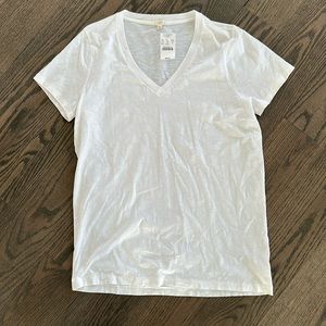 J. Crew Broken-in V-neck T-shirt • size L • WT0002 • NWT • white